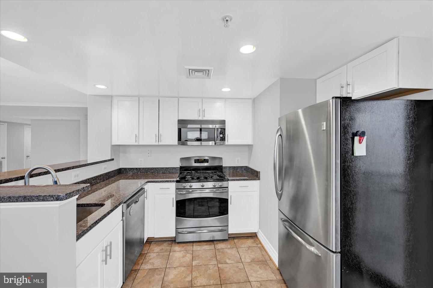 INNER HARBOR - Residential Lease