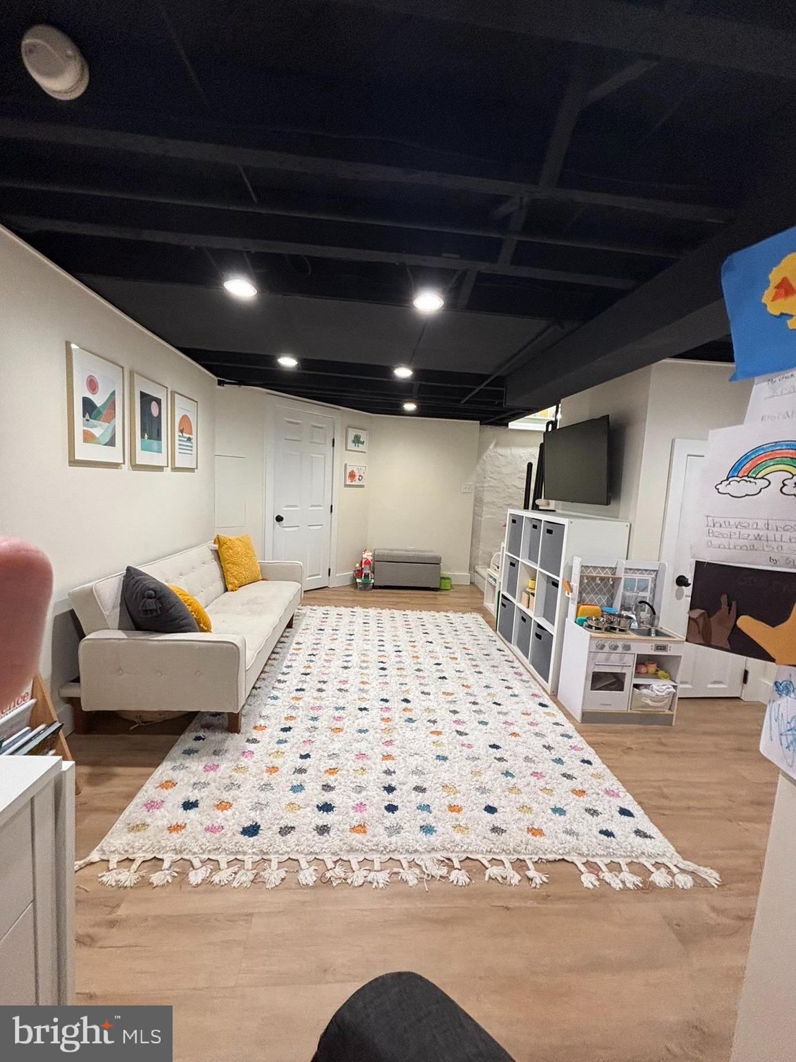 MEDIA - Residential Lease