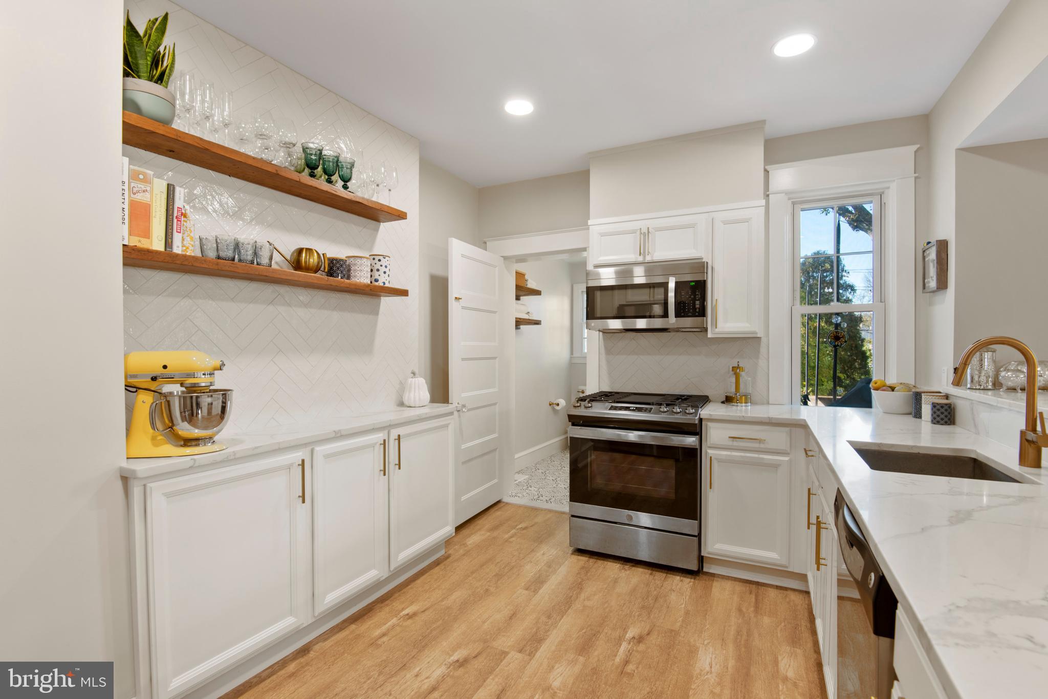 MEDIA - Residential Lease