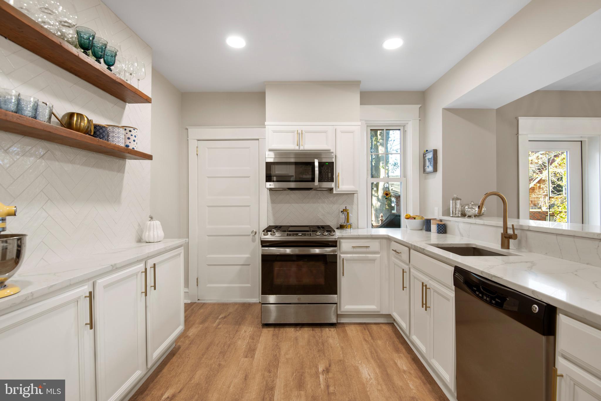 MEDIA - Residential Lease