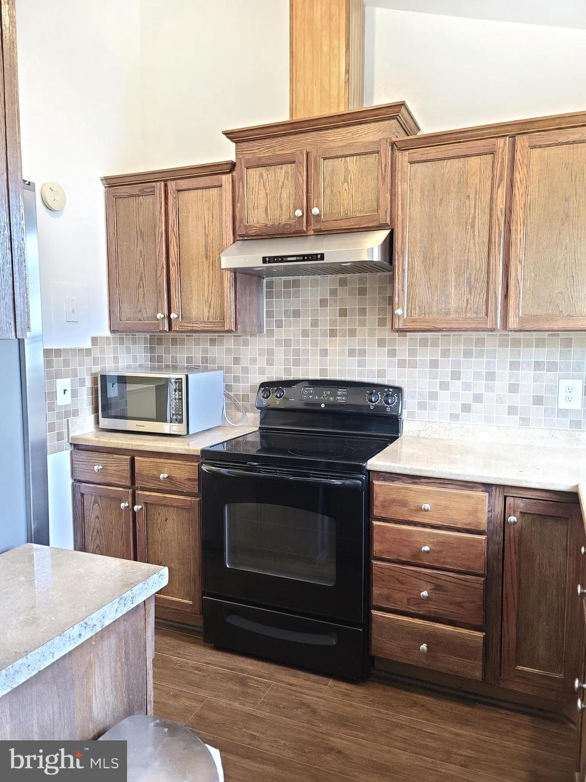 LONDON TOWNE - Residential