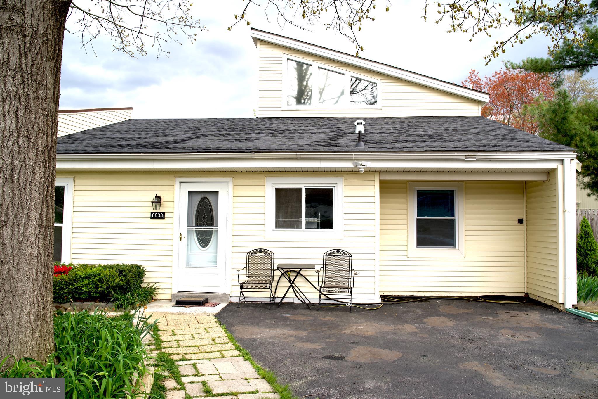 LONDON TOWNE - Residential