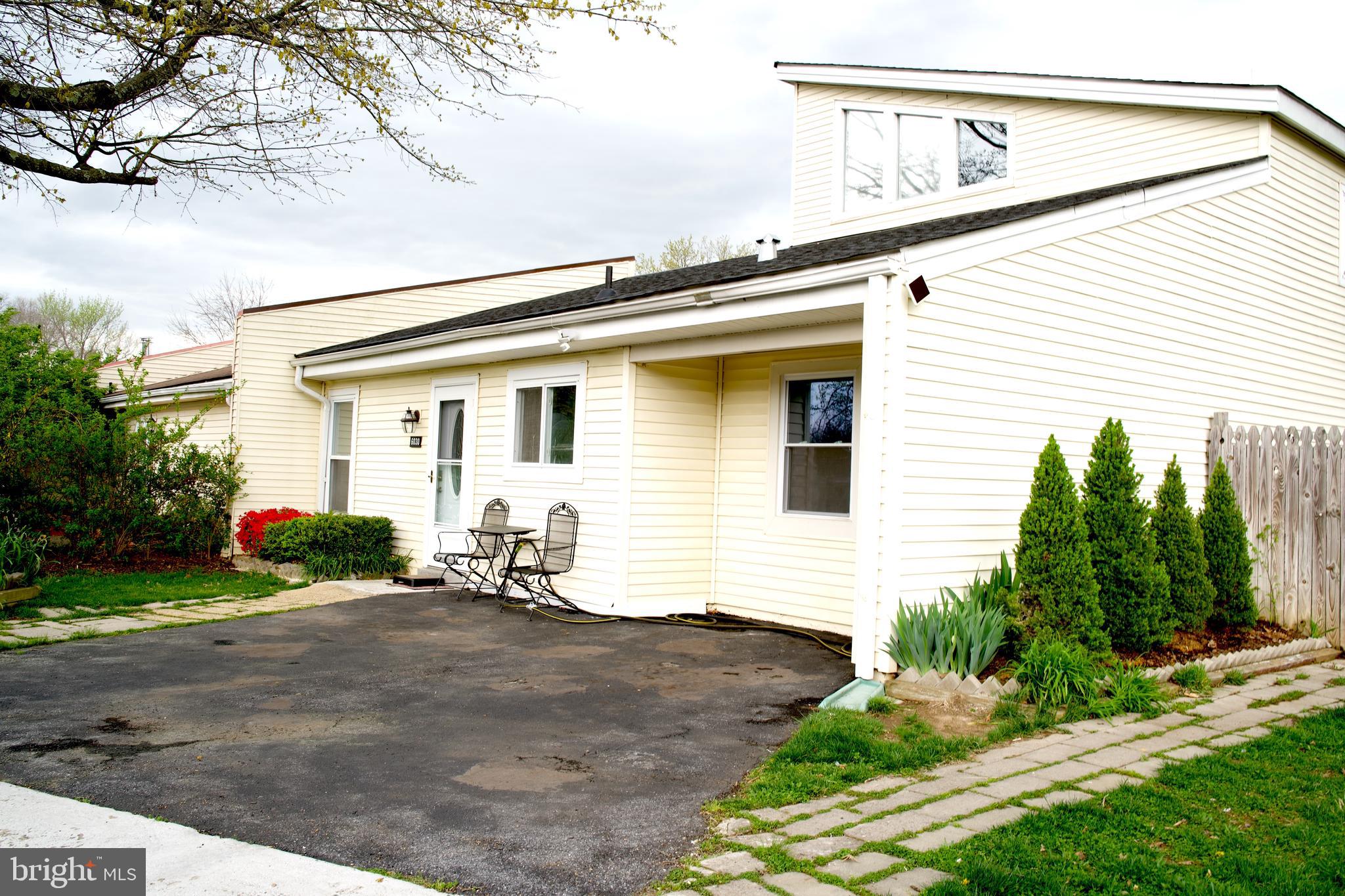 LONDON TOWNE - Residential