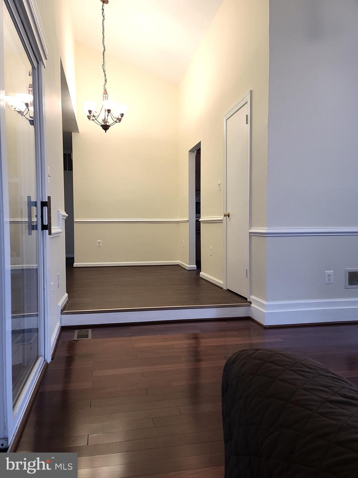 LONDON TOWNE - Residential