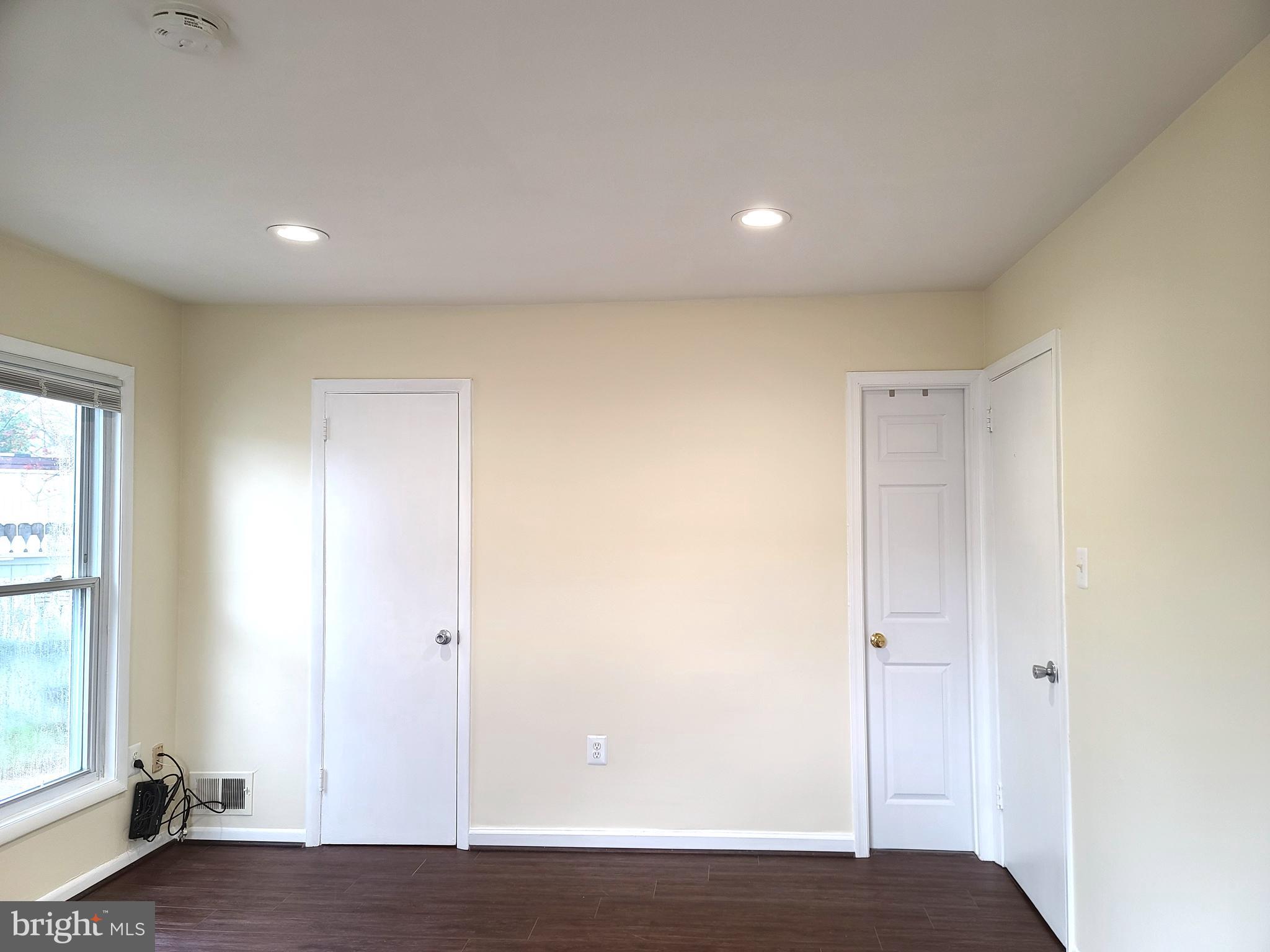 LONDON TOWNE - Residential