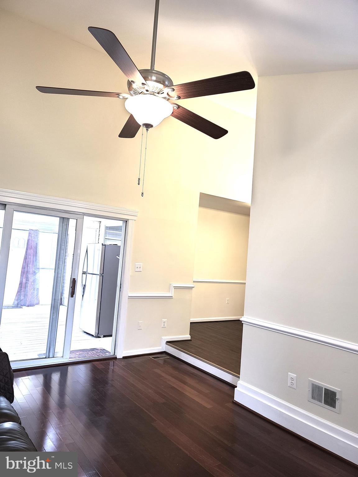 LONDON TOWNE - Residential