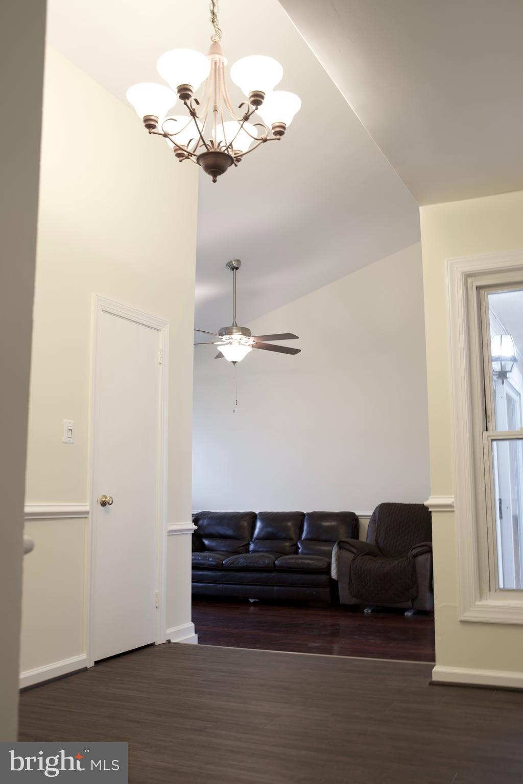 LONDON TOWNE - Residential