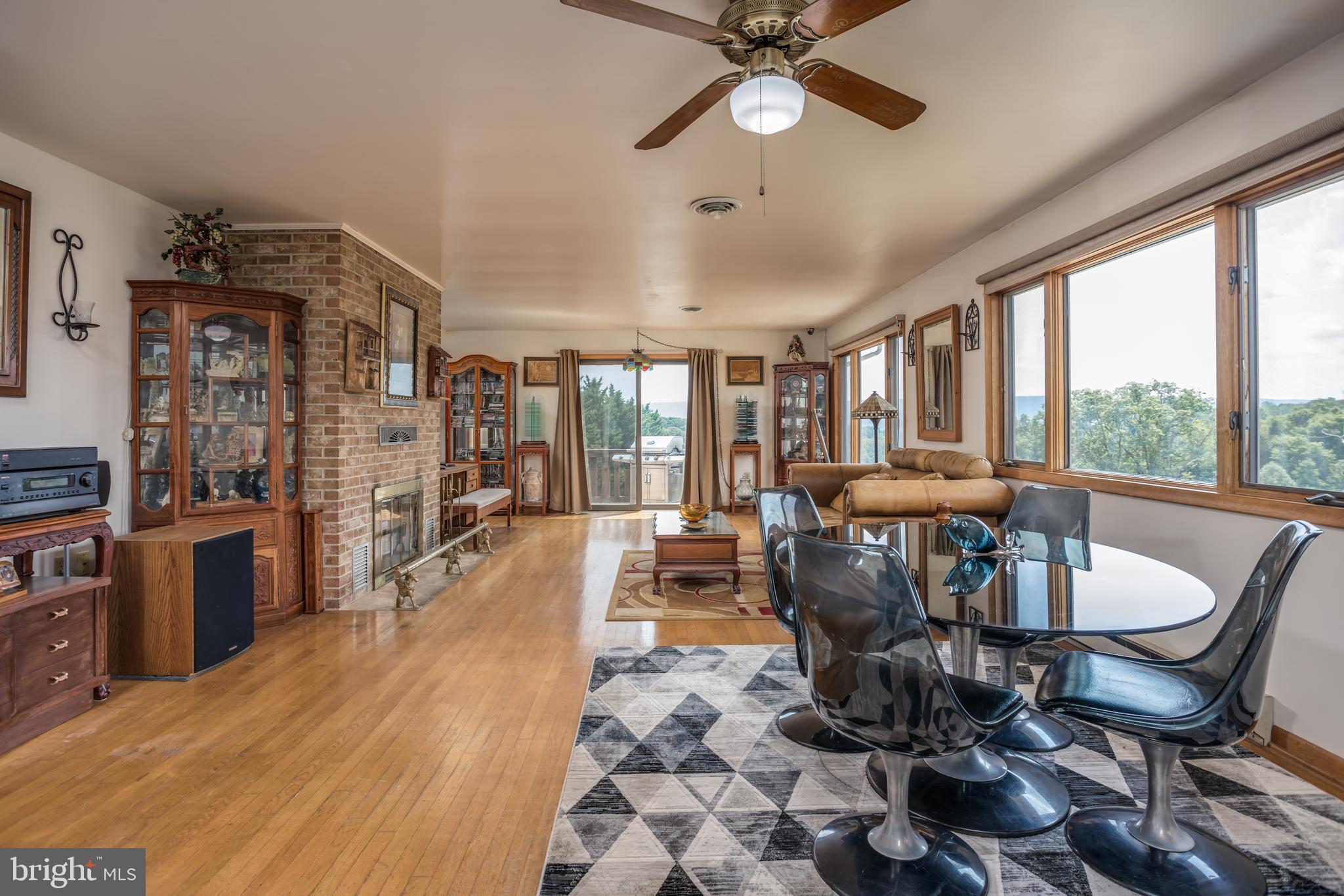 SPRING VALLEY - Residential