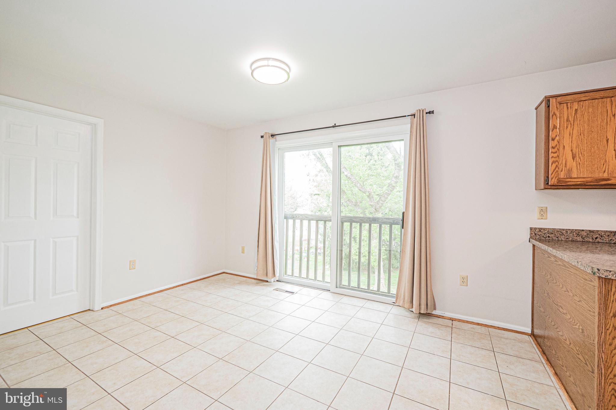 VILLAS LAKE ANITA LOUISE - Residential