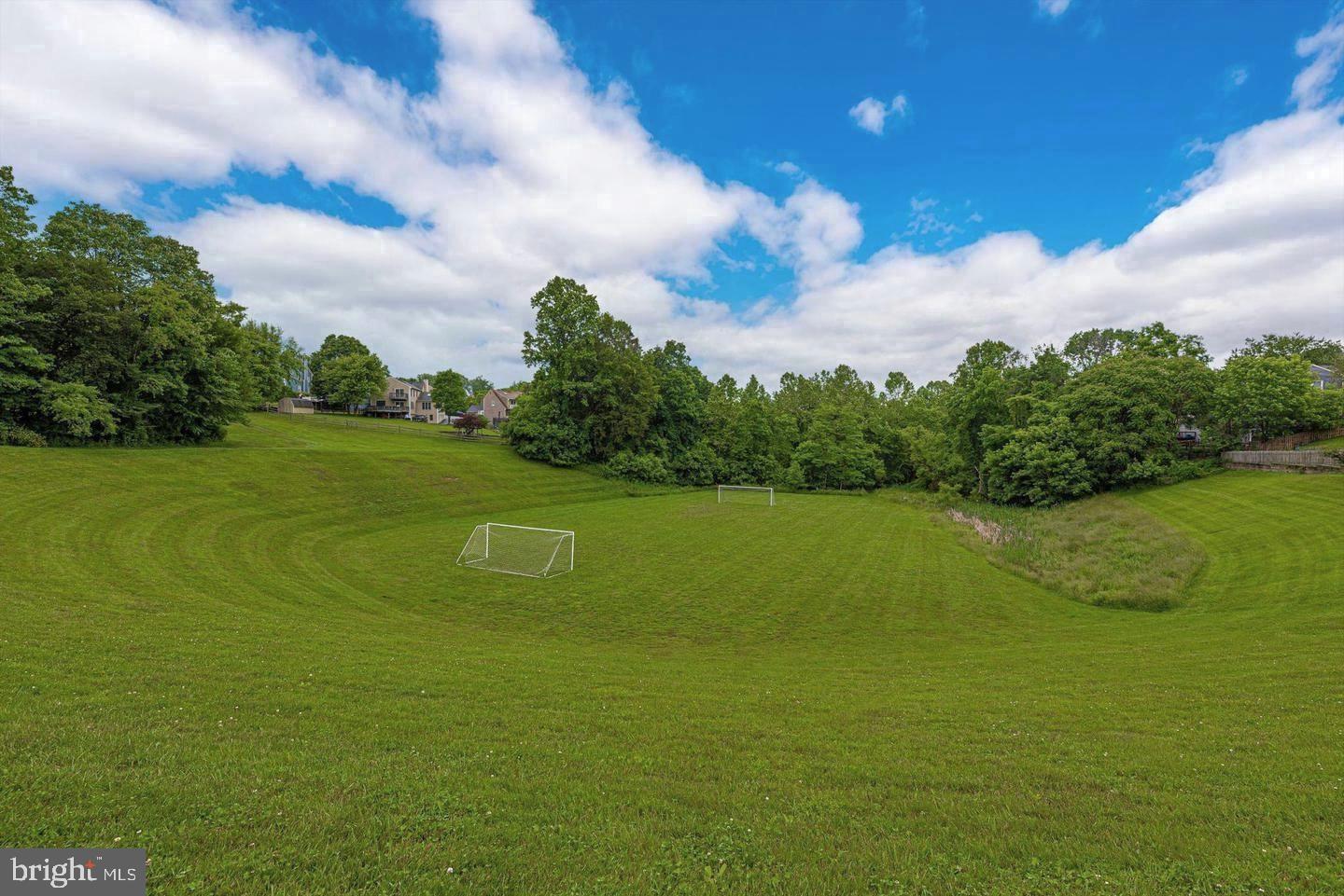 VILLAS LAKE ANITA LOUISE - Residential