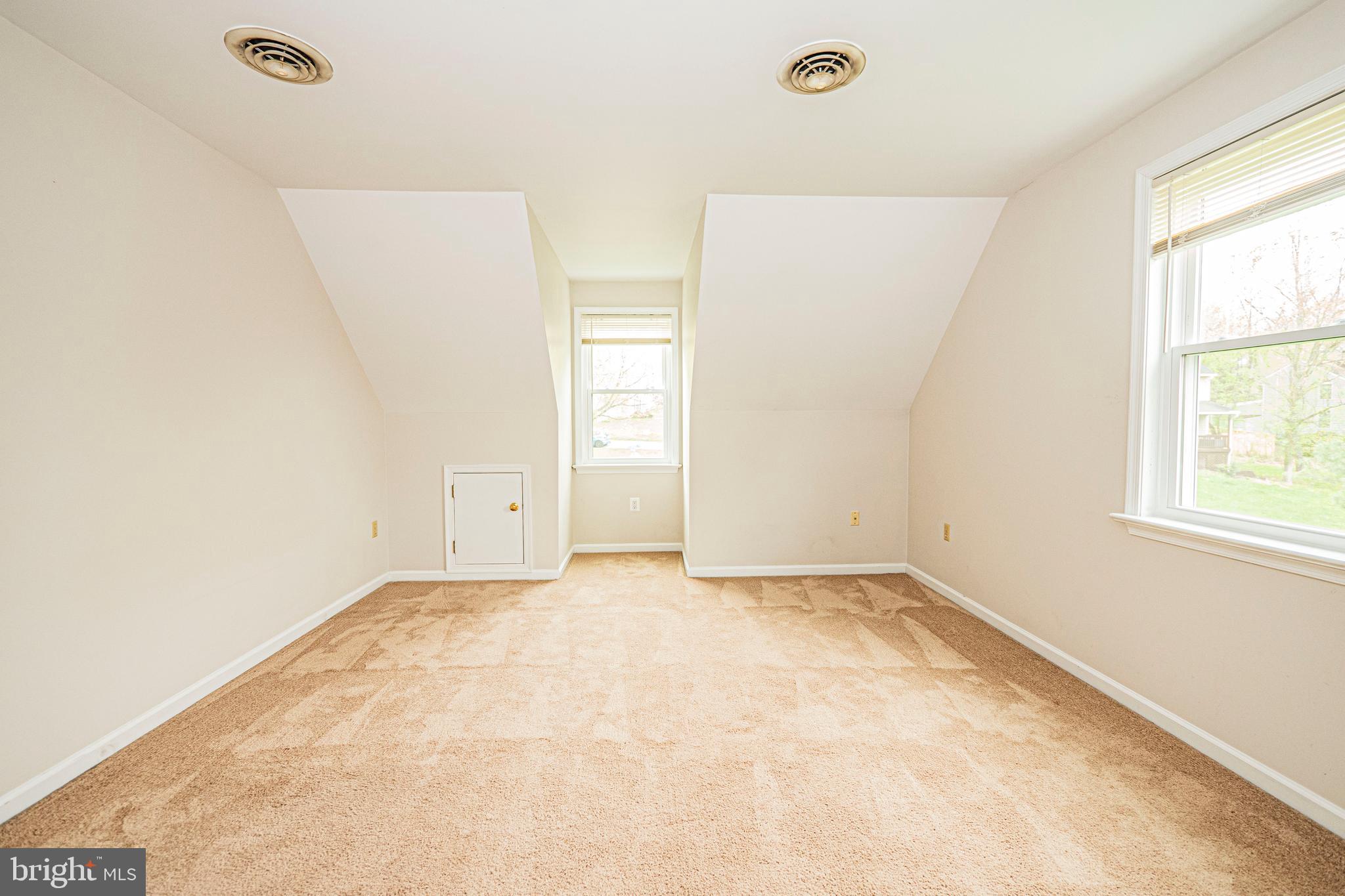 VILLAS LAKE ANITA LOUISE - Residential