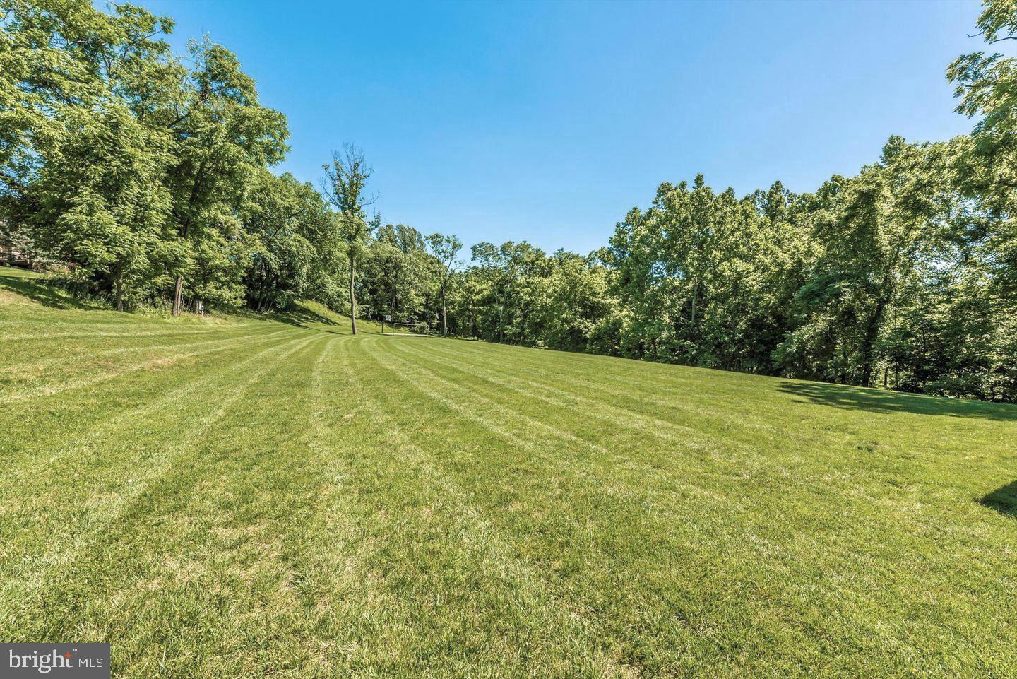 VILLAS LAKE ANITA LOUISE - Residential