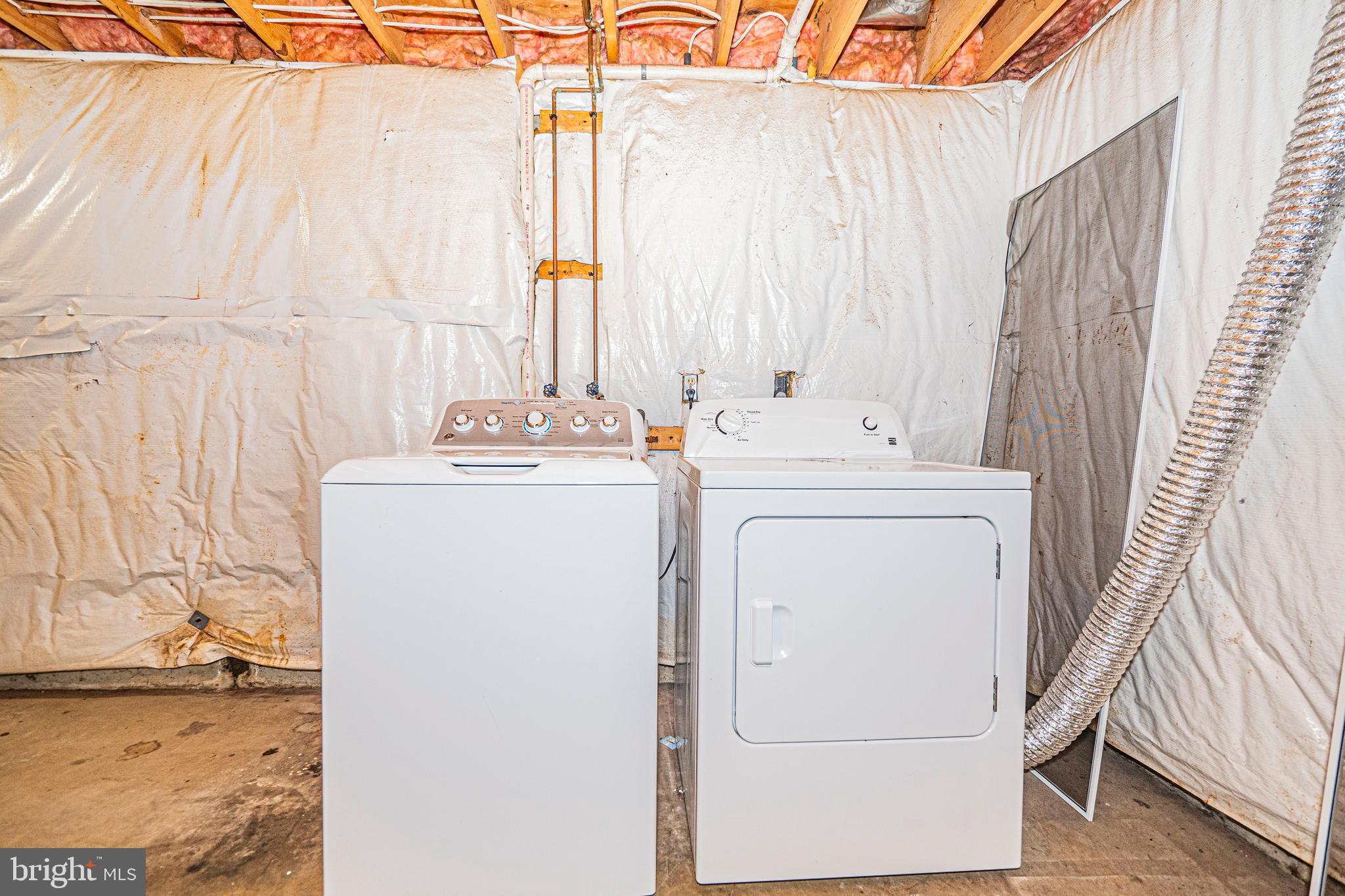 VILLAS LAKE ANITA LOUISE - Residential