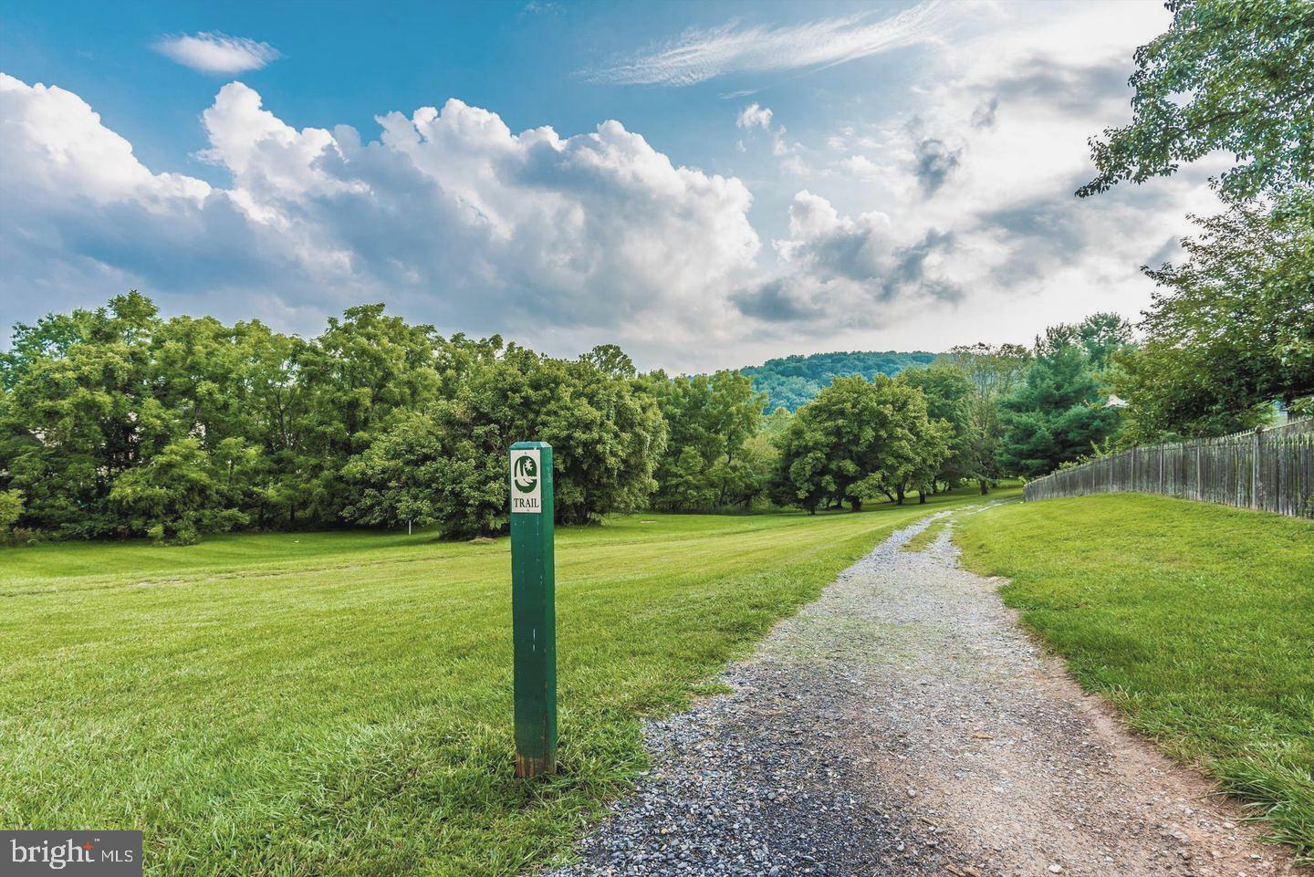 VILLAS LAKE ANITA LOUISE - Residential