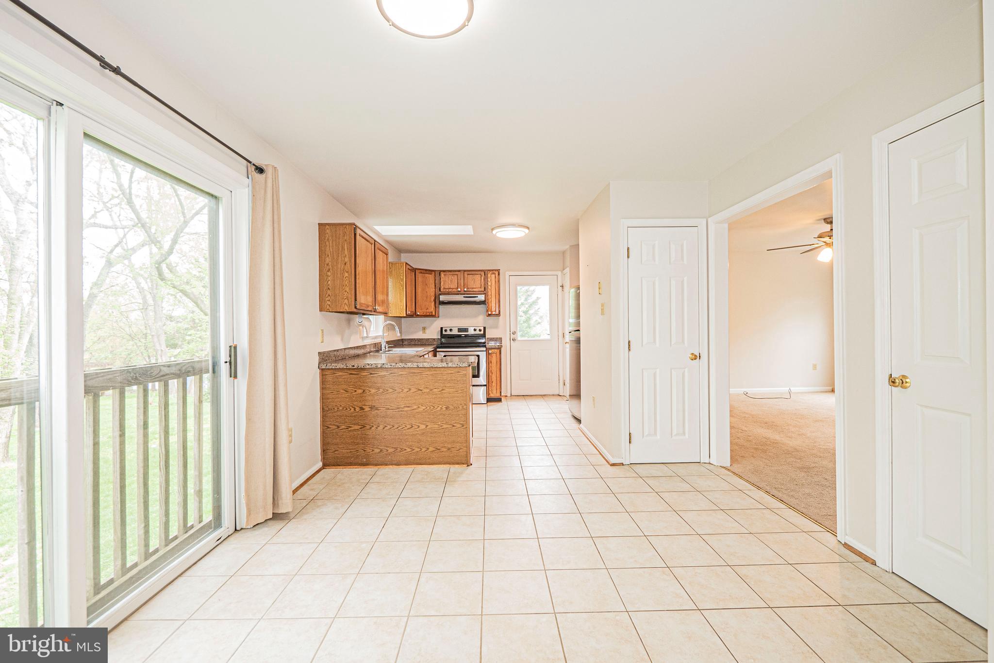 VILLAS LAKE ANITA LOUISE - Residential