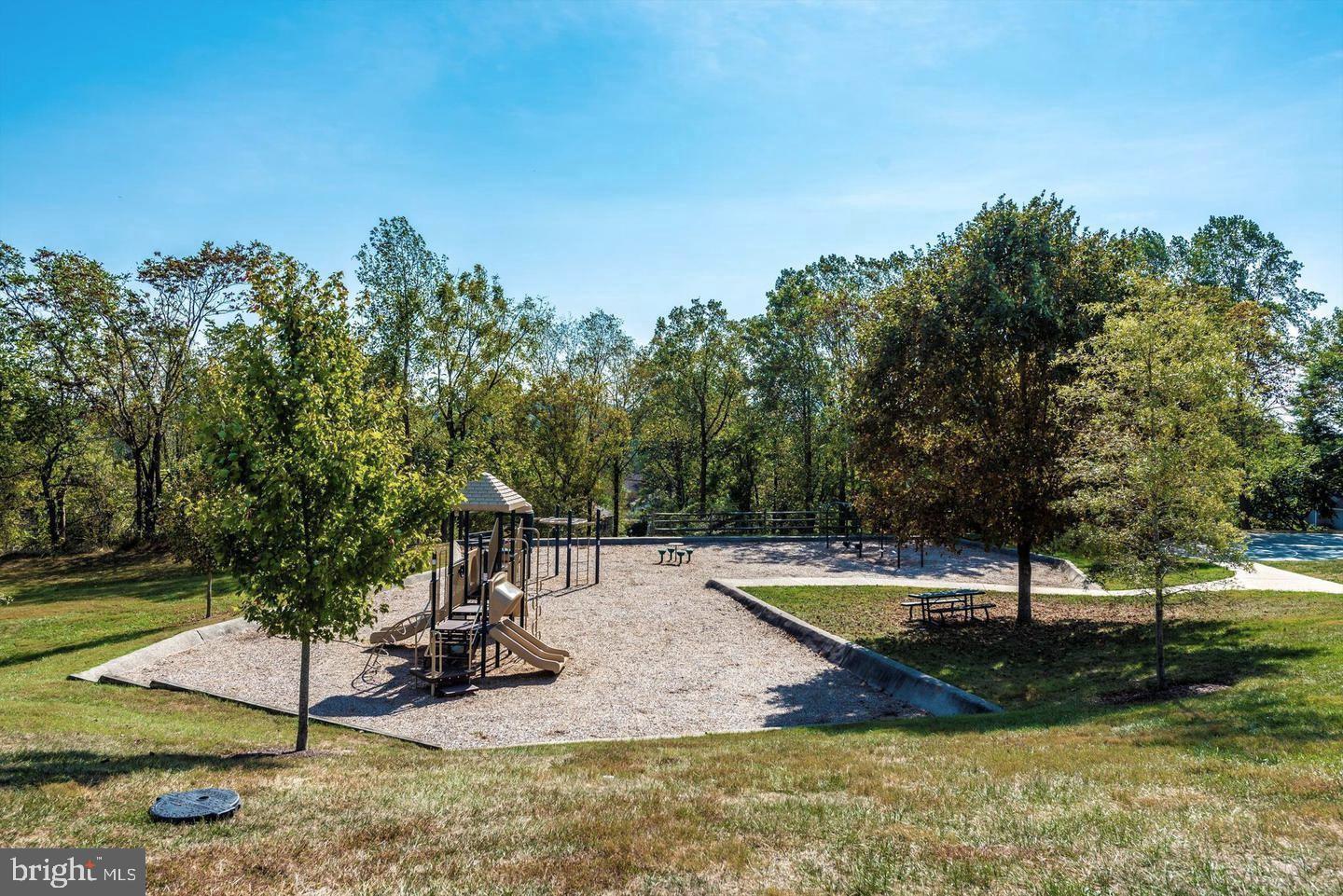 VILLAS LAKE ANITA LOUISE - Residential