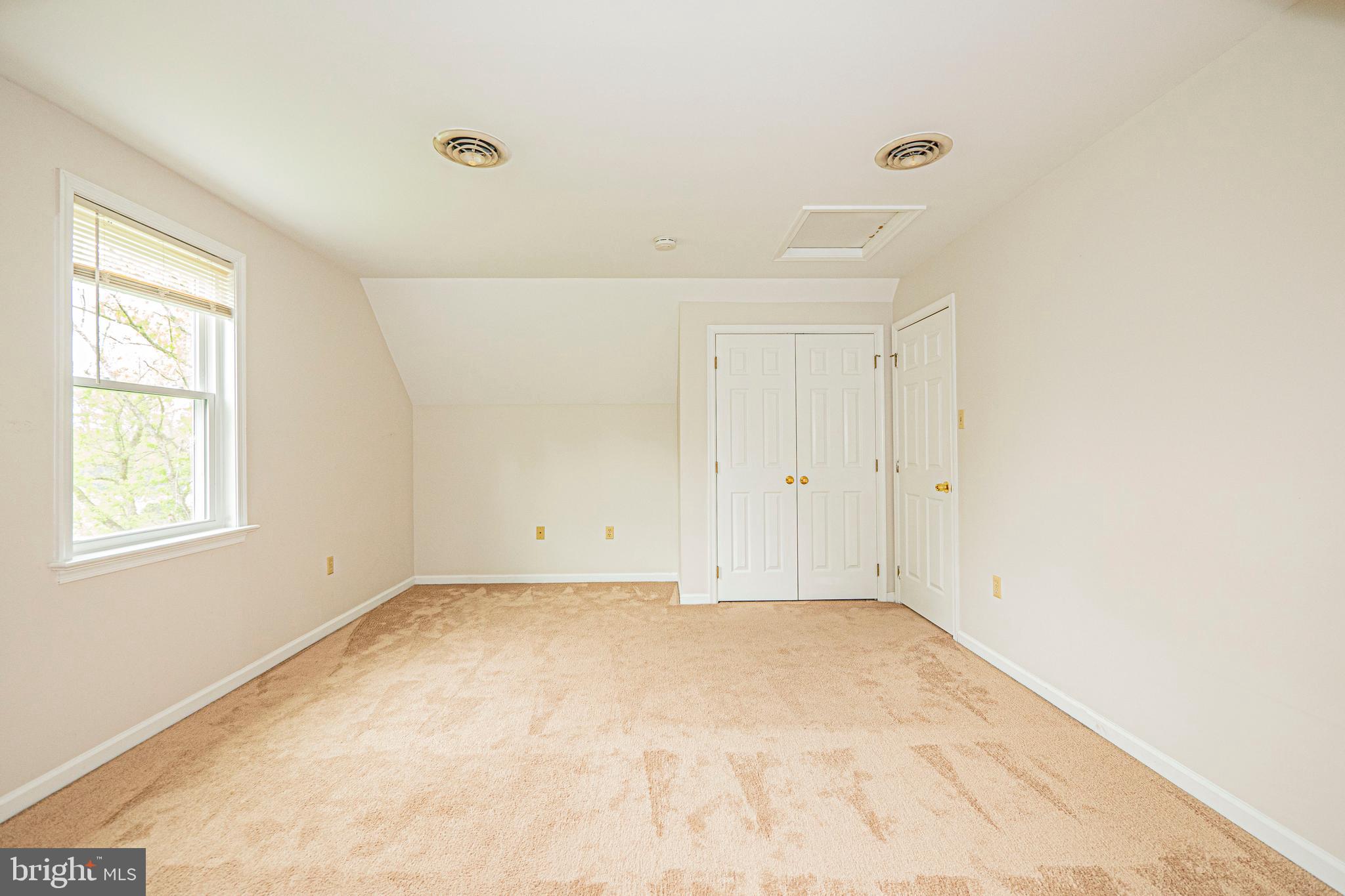 VILLAS LAKE ANITA LOUISE - Residential