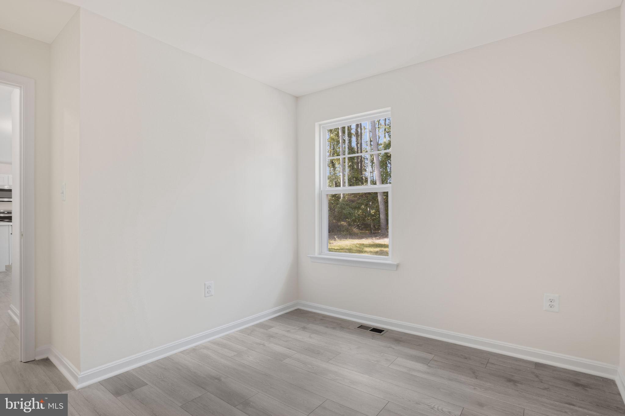 CAPTAIN'S COVE - Residential