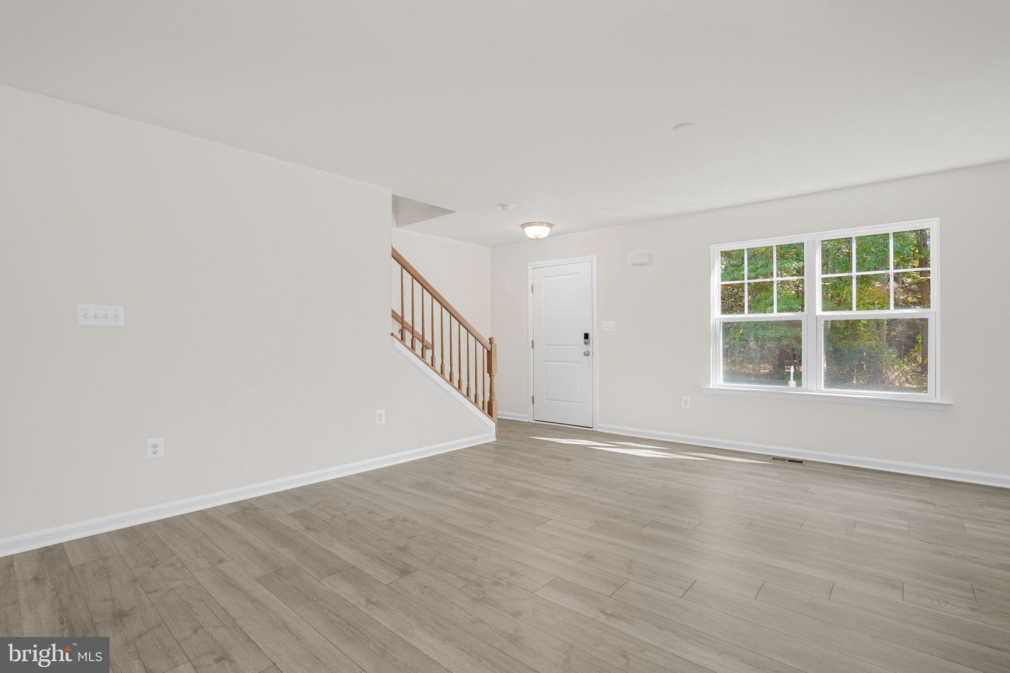 CAPTAIN'S COVE - Residential