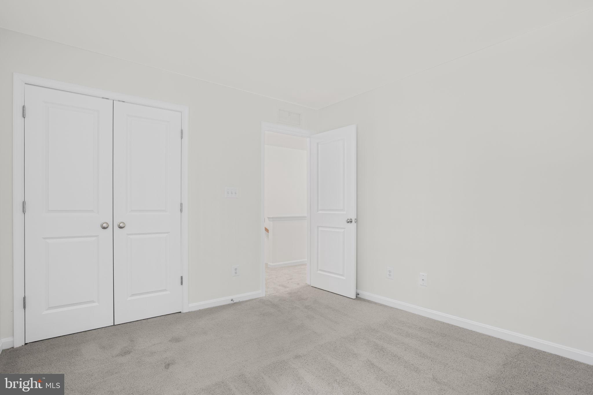 CAPTAIN'S COVE - Residential