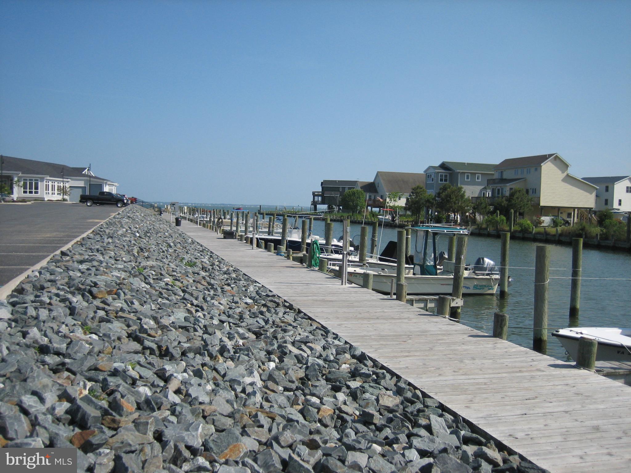 CAPTAIN'S COVE - Residential