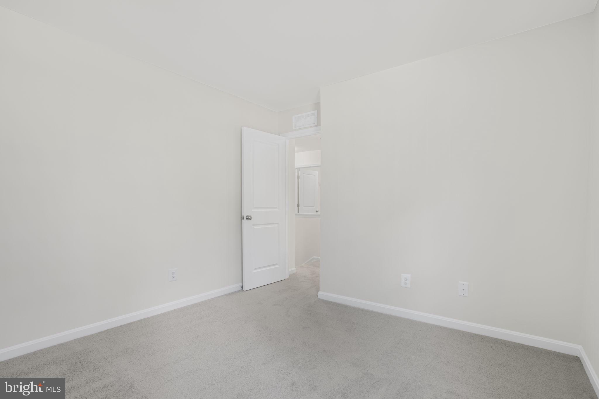 CAPTAIN'S COVE - Residential