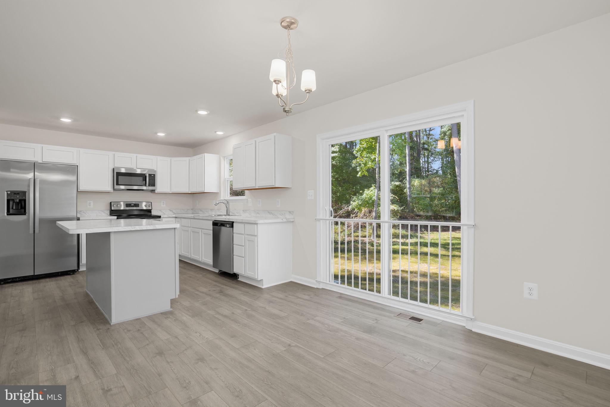 CAPTAIN'S COVE - Residential