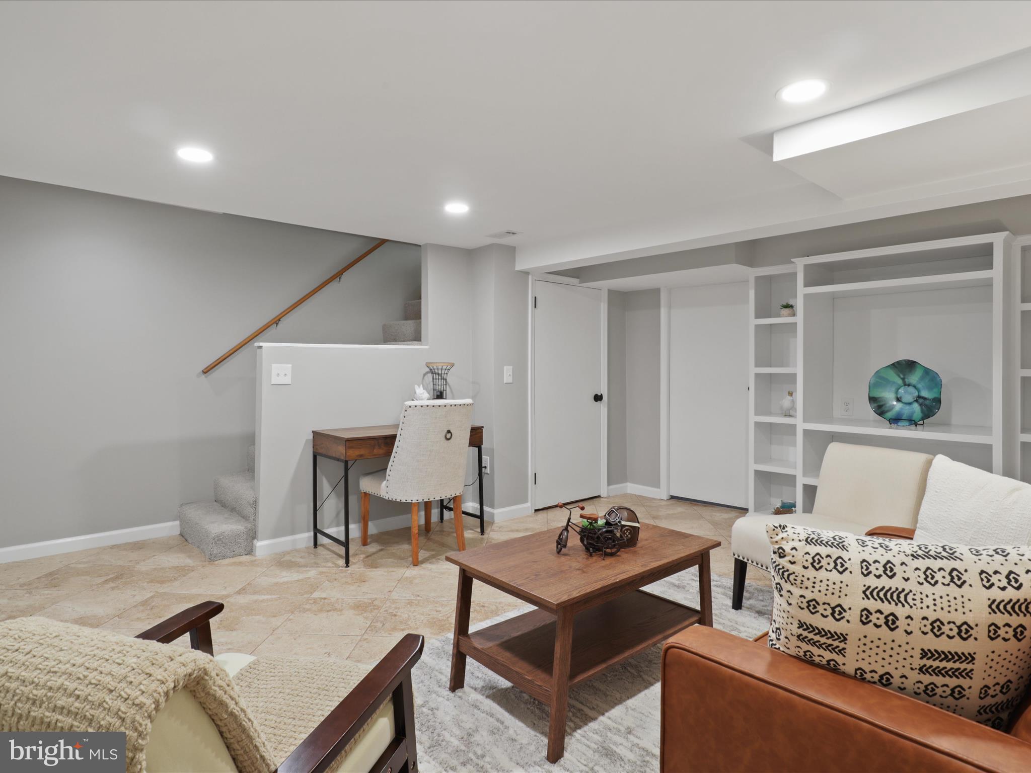 JEFFERSON MANOR - Residential