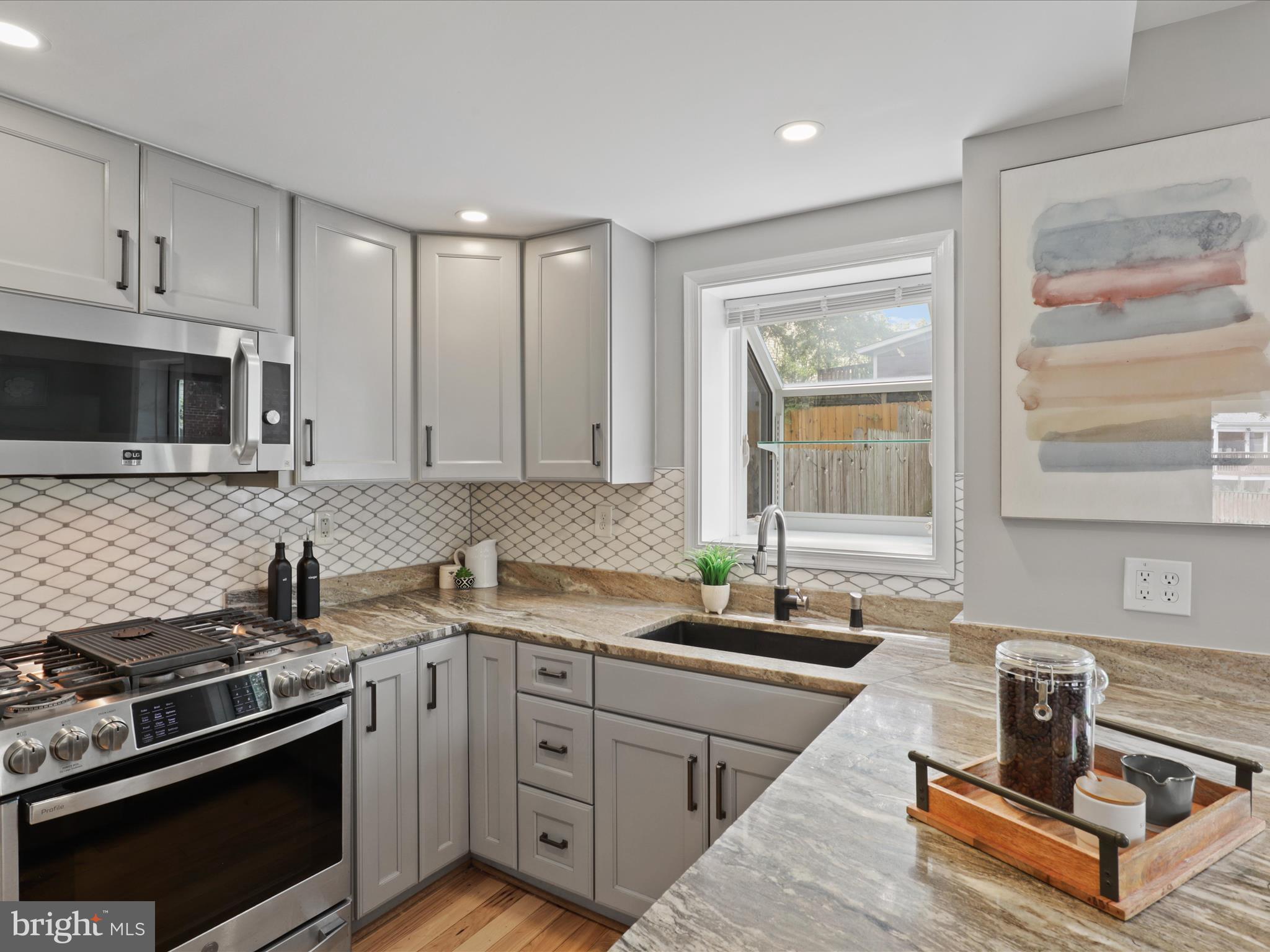 JEFFERSON MANOR - Residential