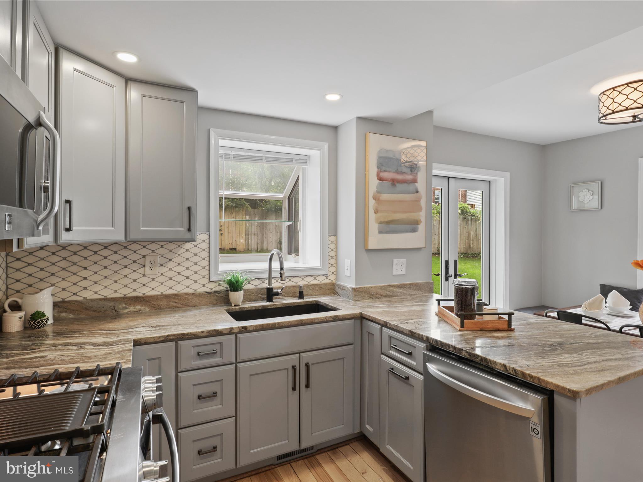 JEFFERSON MANOR - Residential