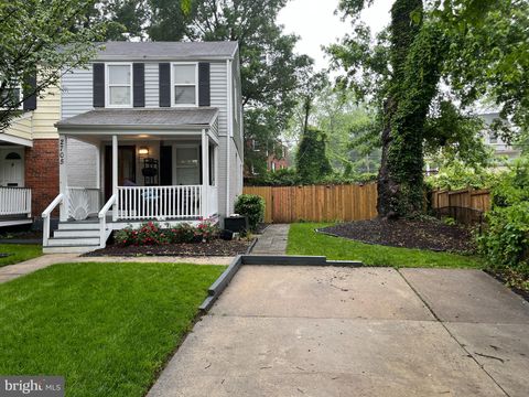 2705 FARNSWORTH DRIVE ALEXANDRIA VA 22303