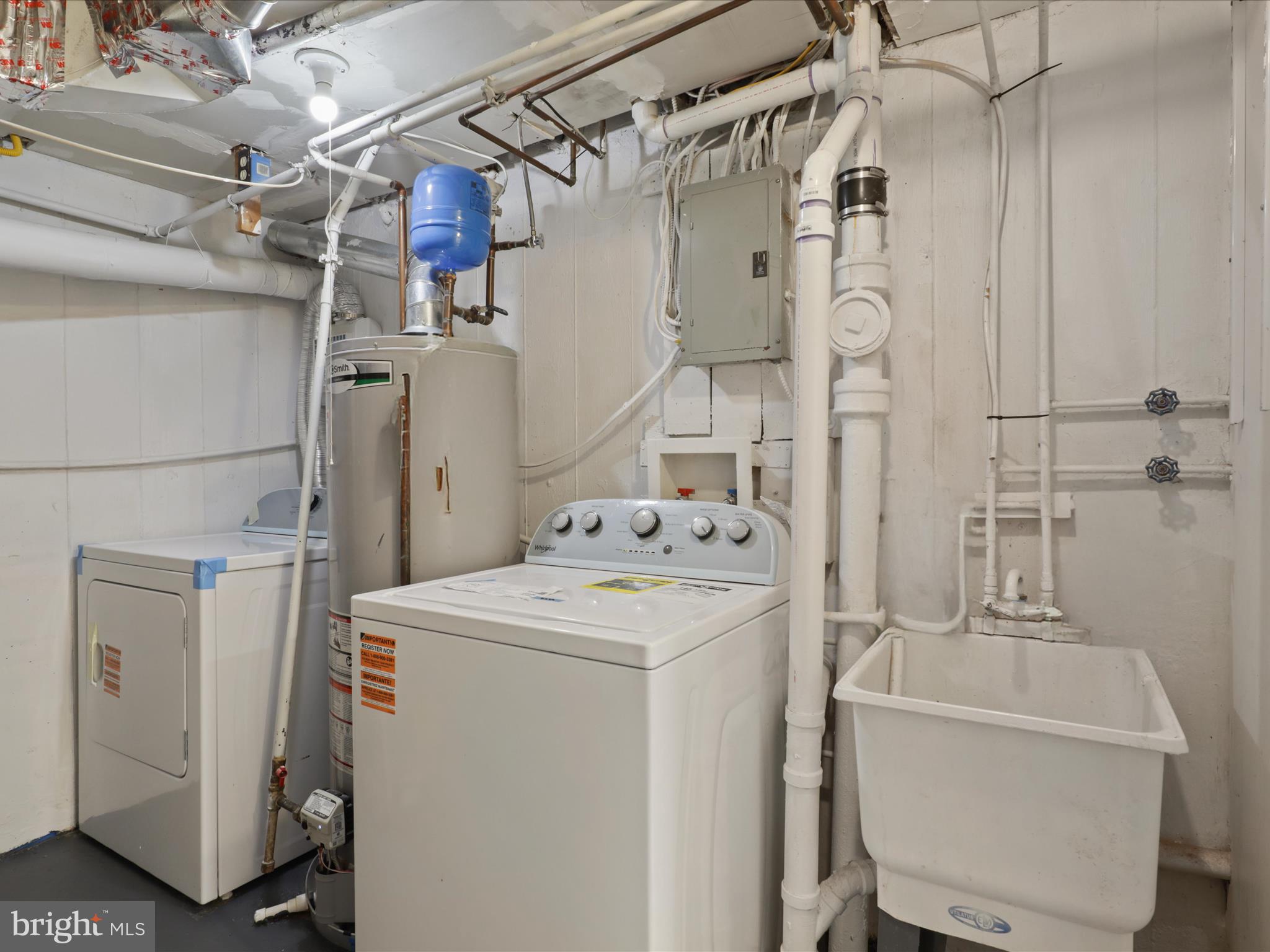 JEFFERSON MANOR - Residential