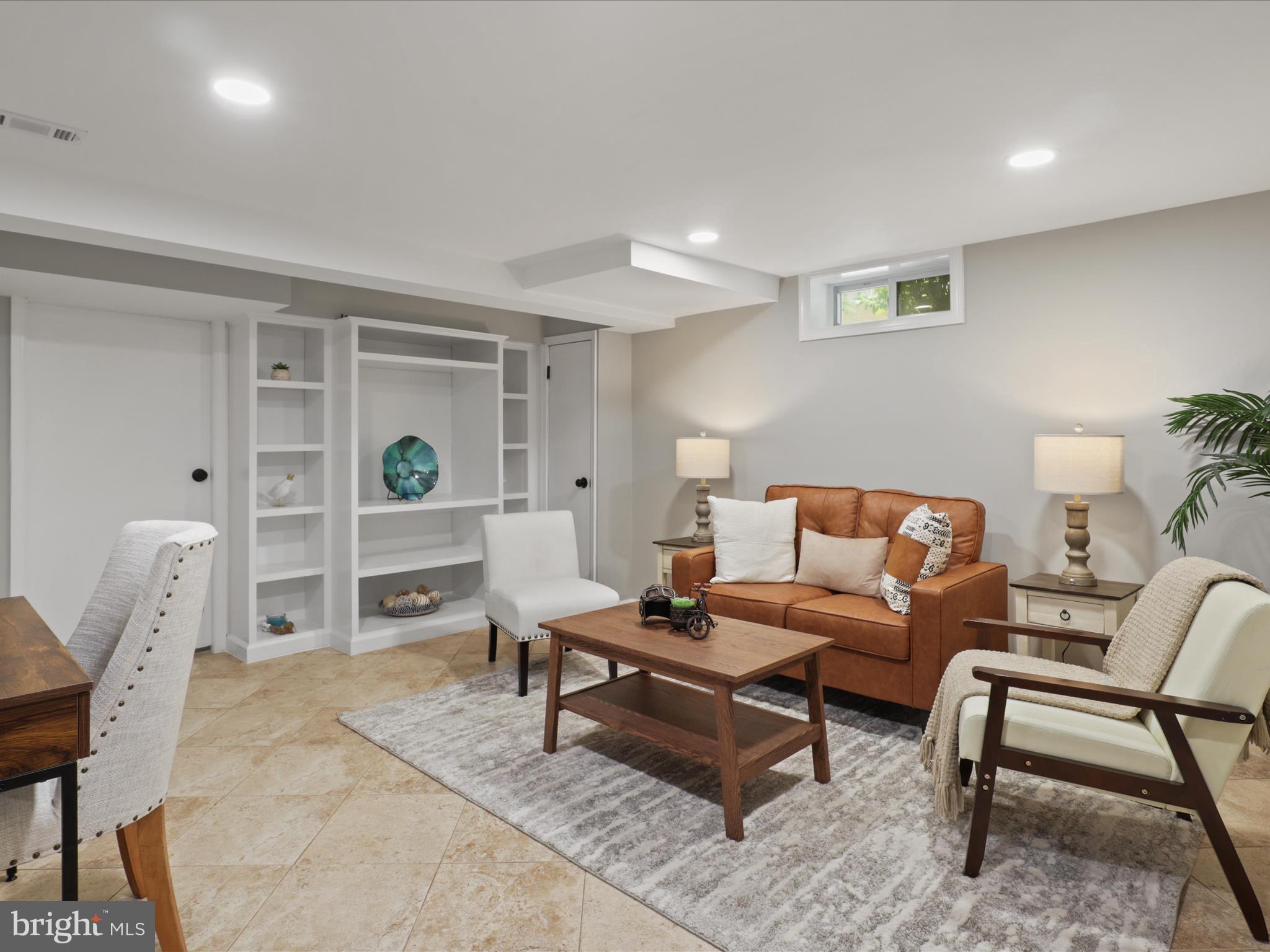 JEFFERSON MANOR - Residential