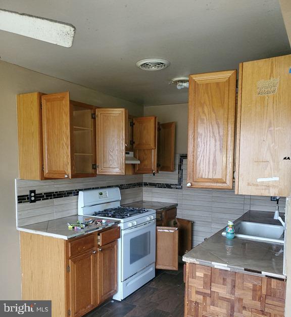 SUNNYBROOK - Residential