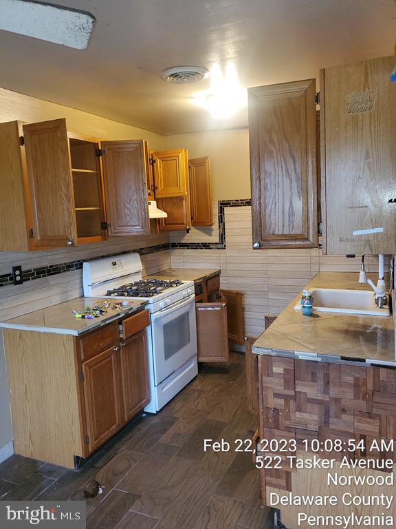 SUNNYBROOK - Residential