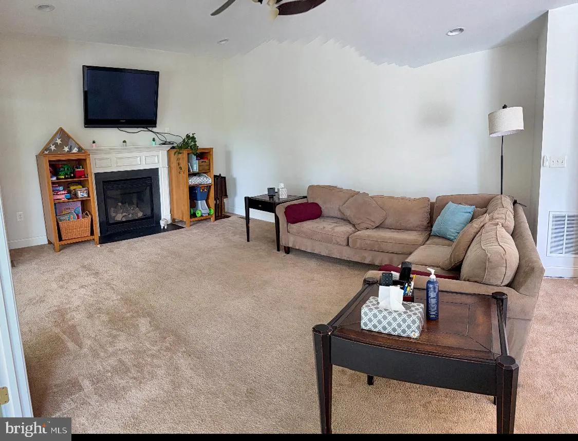 Davidsonville, Maryland 21035, United States, 7 Bedrooms Bedrooms, ,4 BathroomsBathrooms,Residential,Active,155980