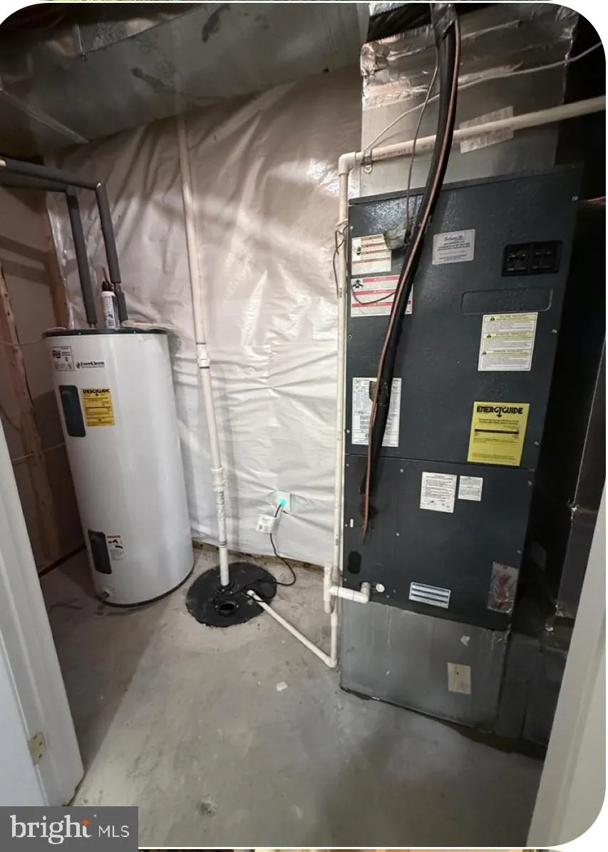 Davidsonville, Maryland 21035, United States, 7 Bedrooms Bedrooms, ,4 BathroomsBathrooms,Residential,Active,155980