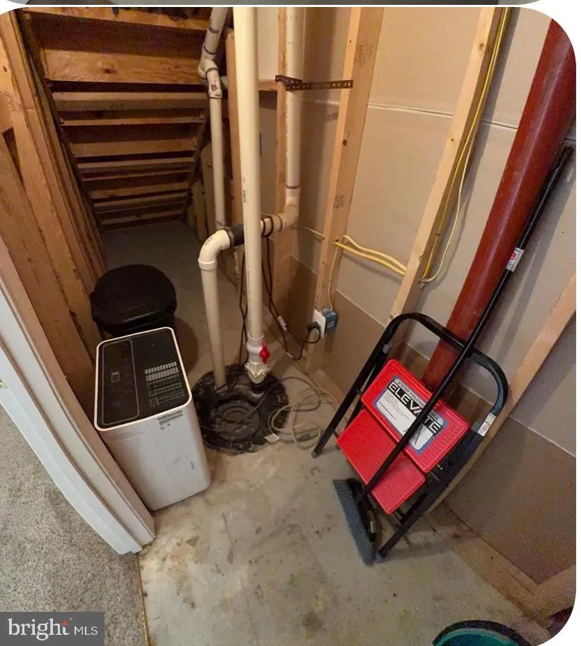 Davidsonville, Maryland 21035, United States, 7 Bedrooms Bedrooms, ,4 BathroomsBathrooms,Residential,Active,155980