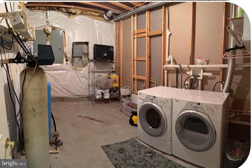 Davidsonville, Maryland 21035, United States, 7 Bedrooms Bedrooms, ,4 BathroomsBathrooms,Residential,Active,155980