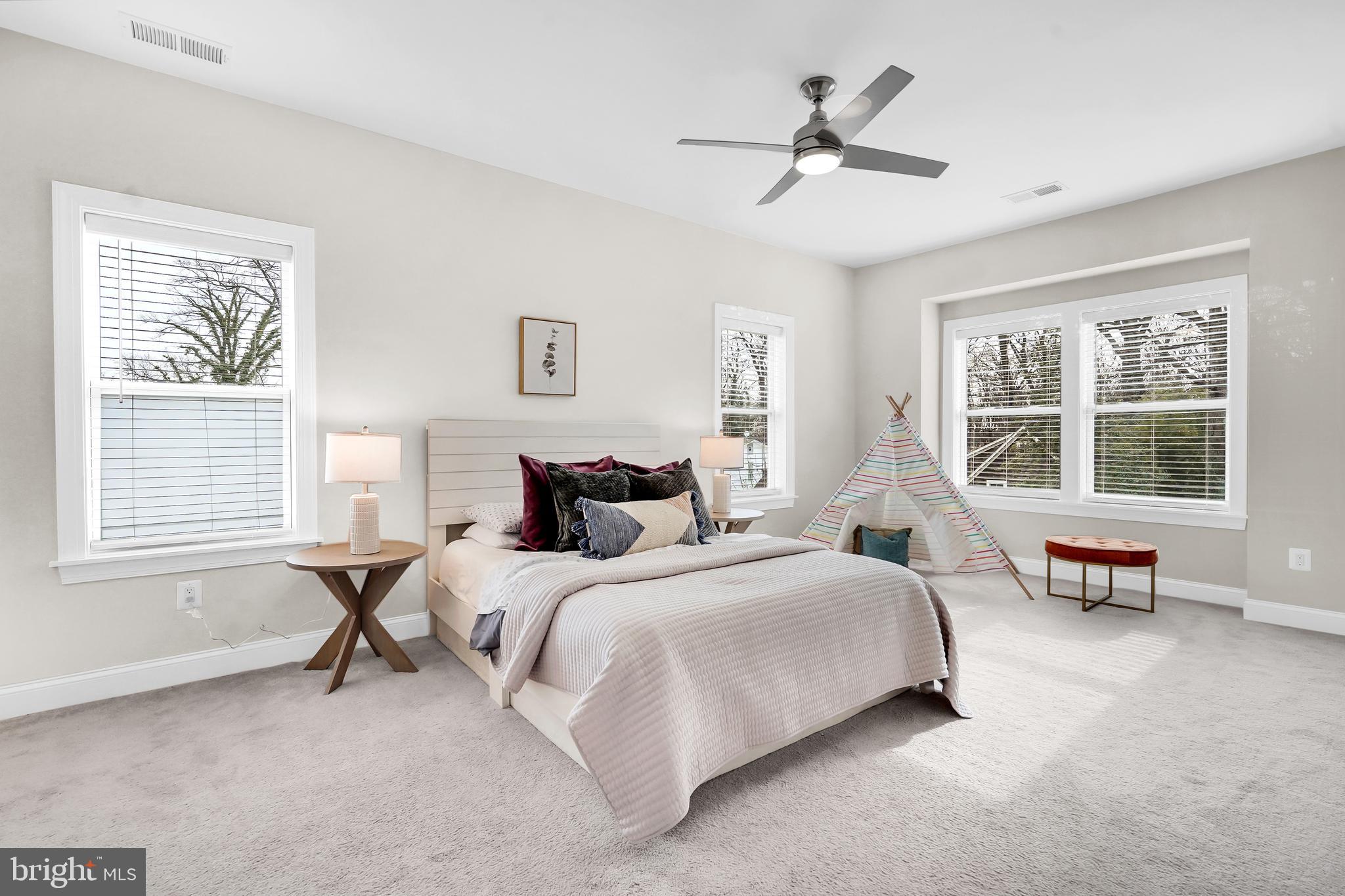 ROCK CREEK PALISADES - Residential