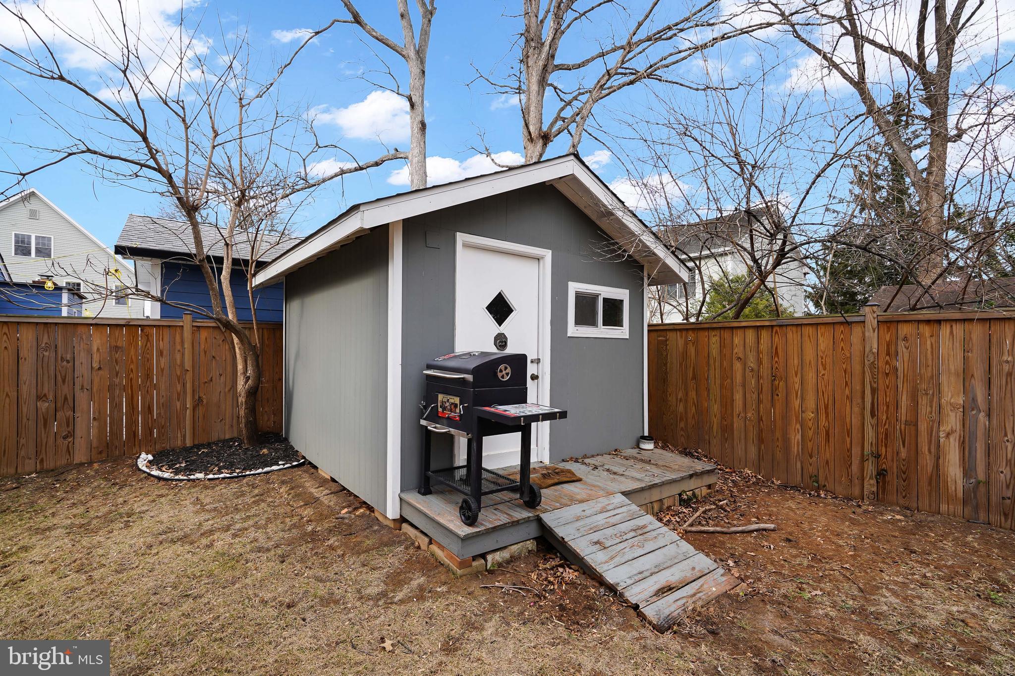 ROCK CREEK PALISADES - Residential