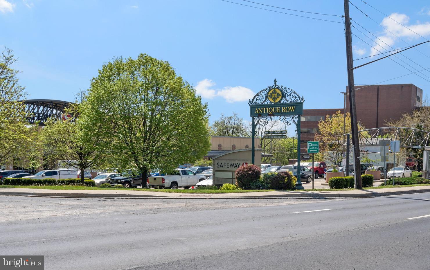 ROCK CREEK PALISADES - Residential