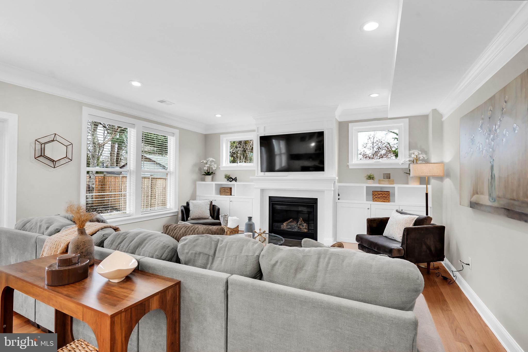 ROCK CREEK PALISADES - Residential