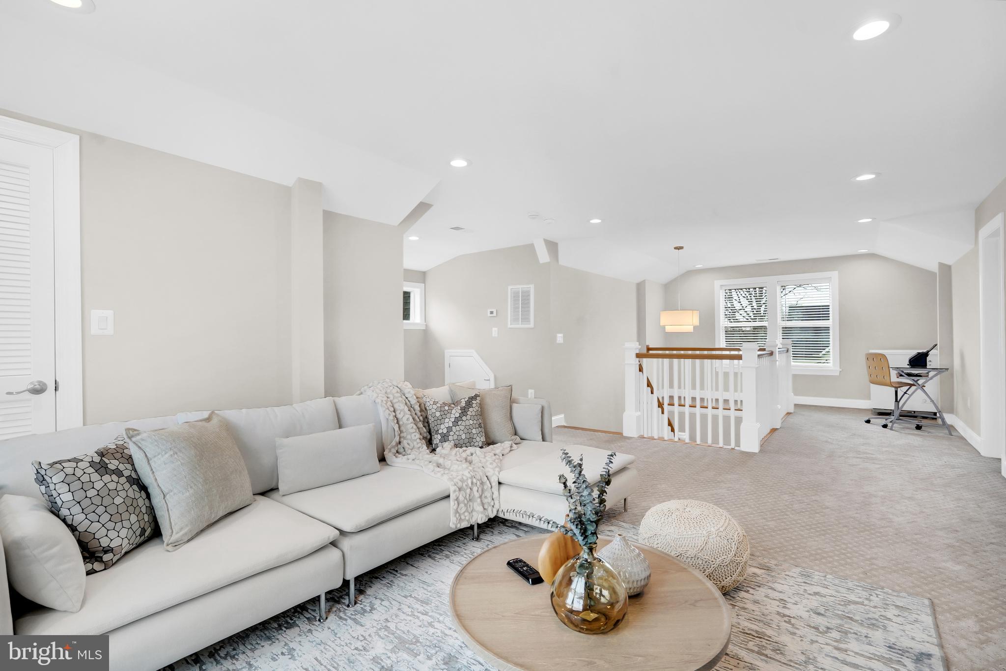 ROCK CREEK PALISADES - Residential