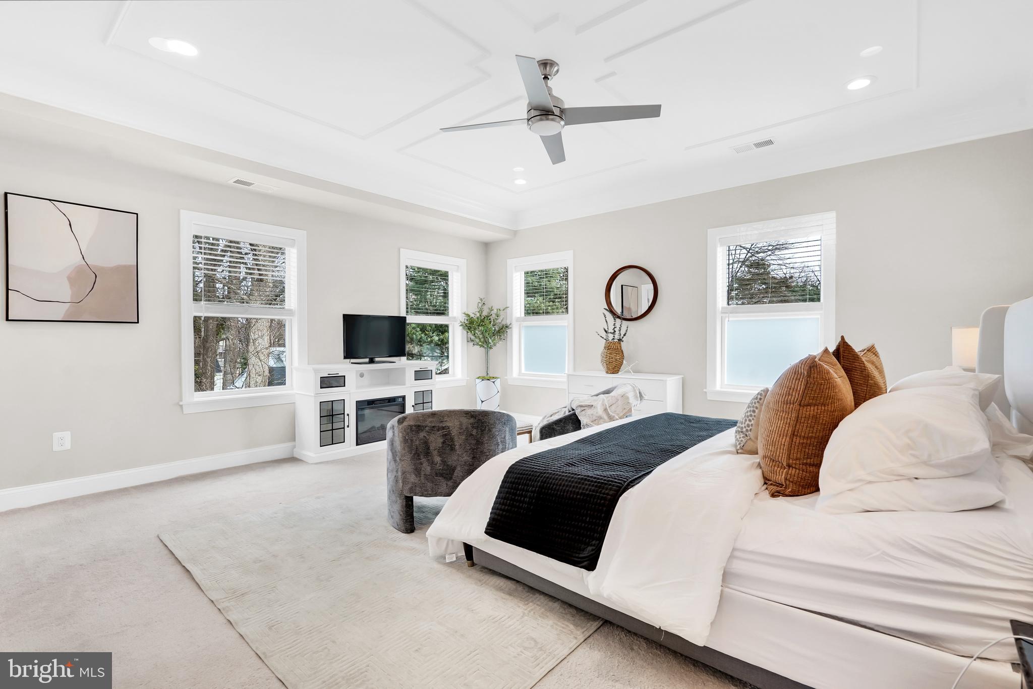 ROCK CREEK PALISADES - Residential