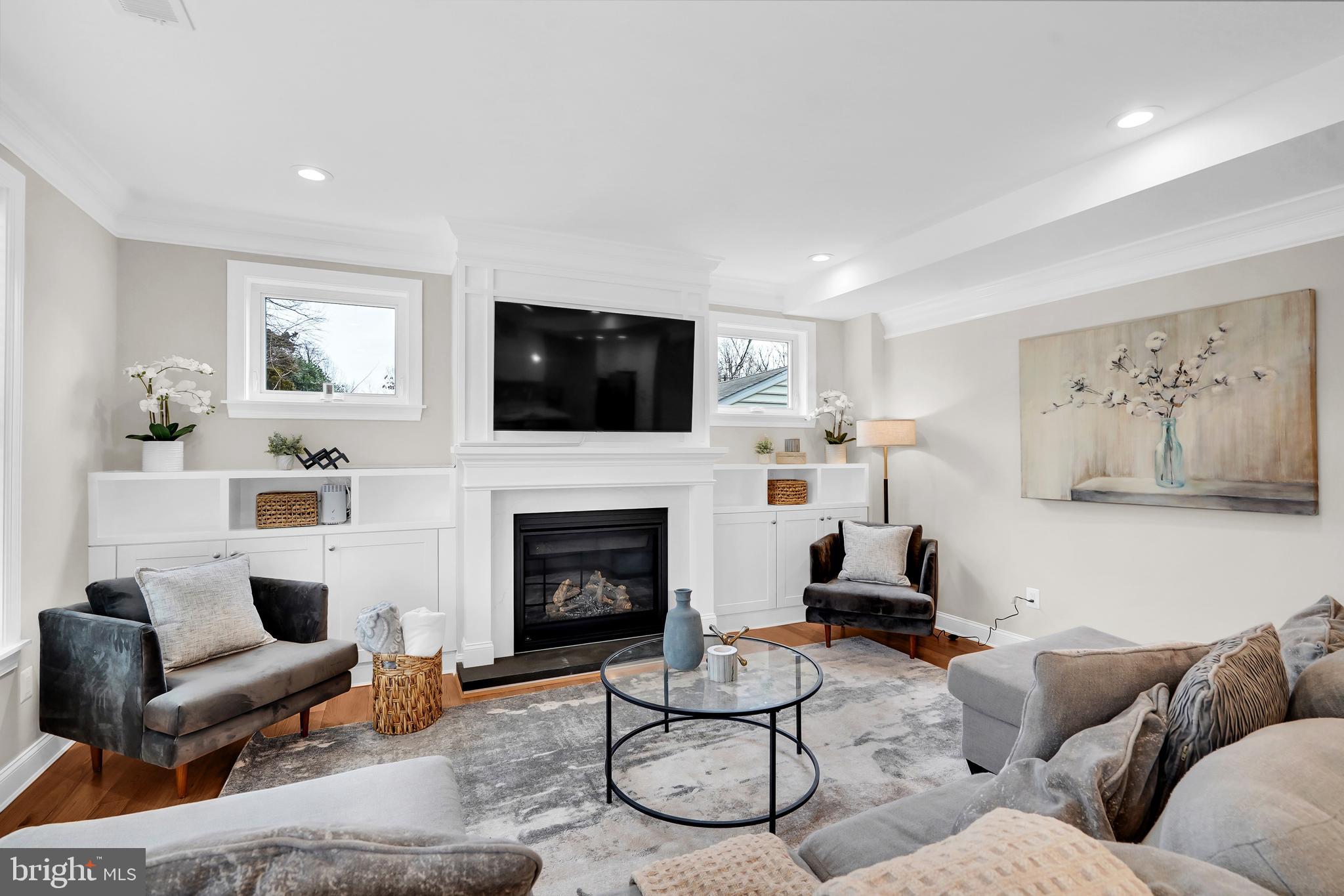 ROCK CREEK PALISADES - Residential