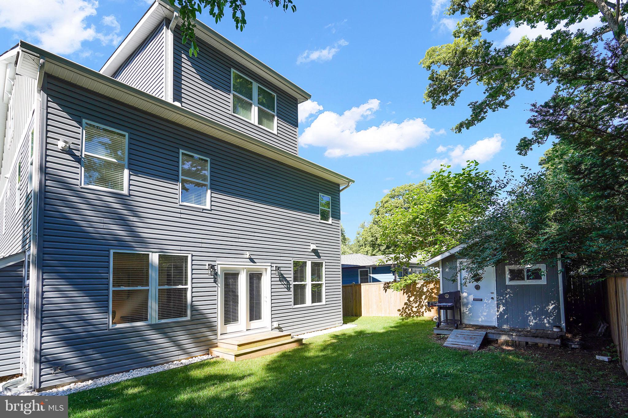 ROCK CREEK PALISADES - Residential