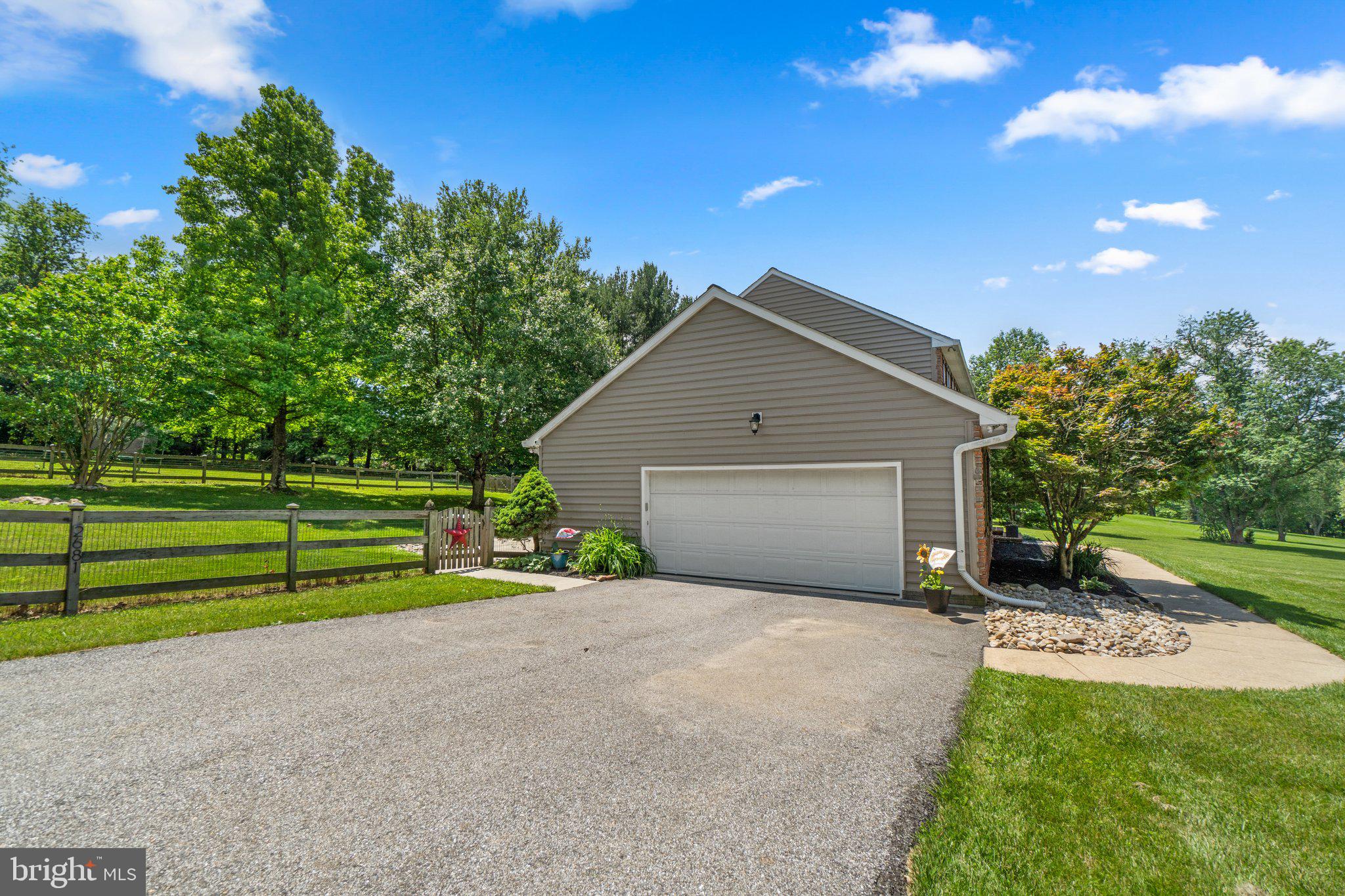 WEST FRIENDSHIP - Residential