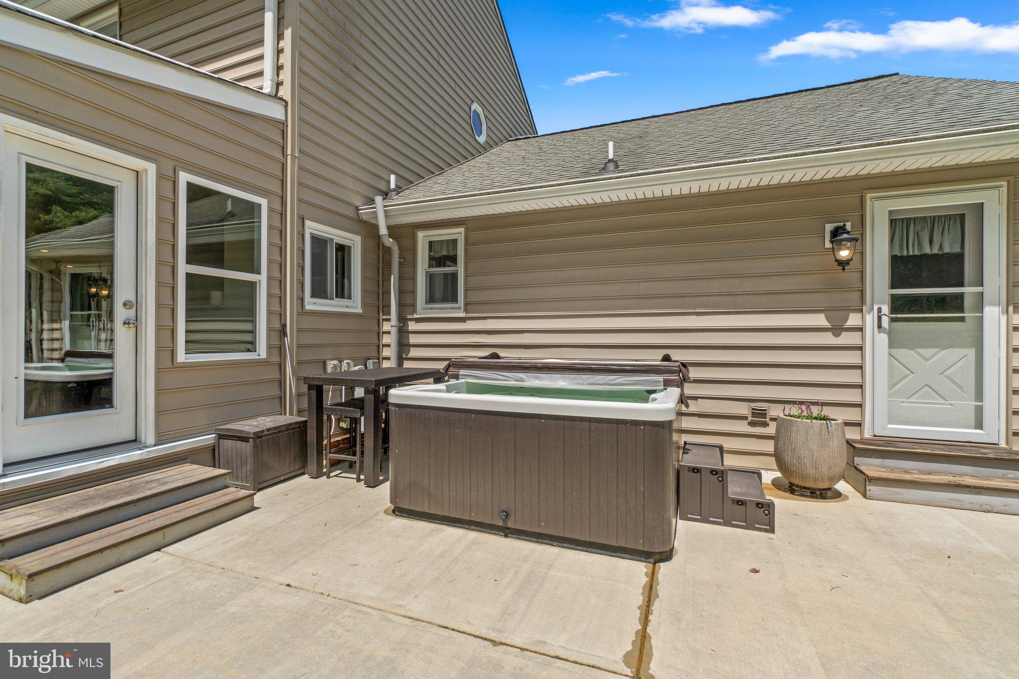 WEST FRIENDSHIP - Residential