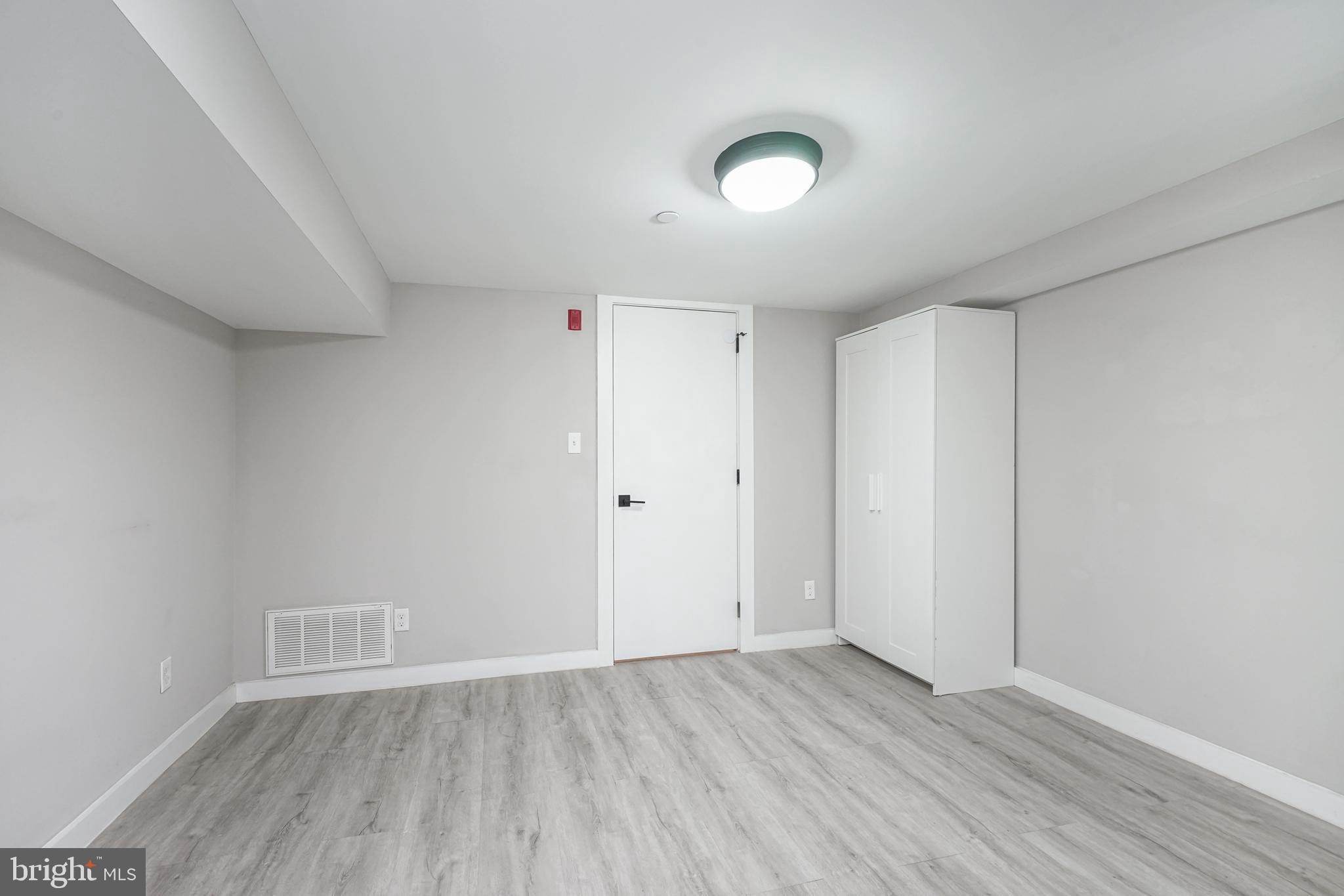 RITTENHOUSE SQUARE - Residential Income